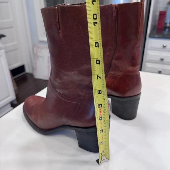 BCBG WOMENS BROWN LEATHER HEEL BOOTS - SIZE 10 Cowboy - Picture 14 of 14